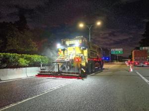 廣州 夜間超90%濕度2小時(shí)通車！ 快開(kāi)微表處突破極限